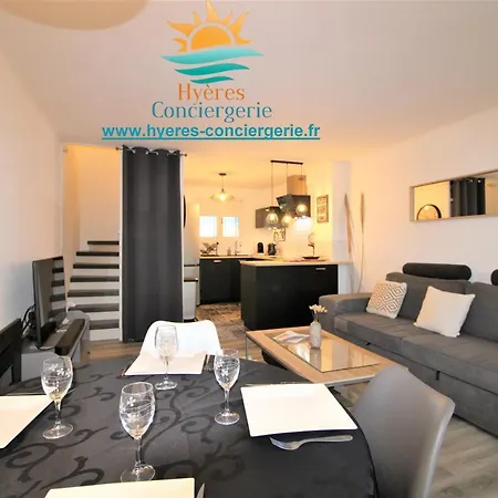 Apartment Triplex 2-port D'hyeres -400m-clim Wifi Parking By Hc Hyeres